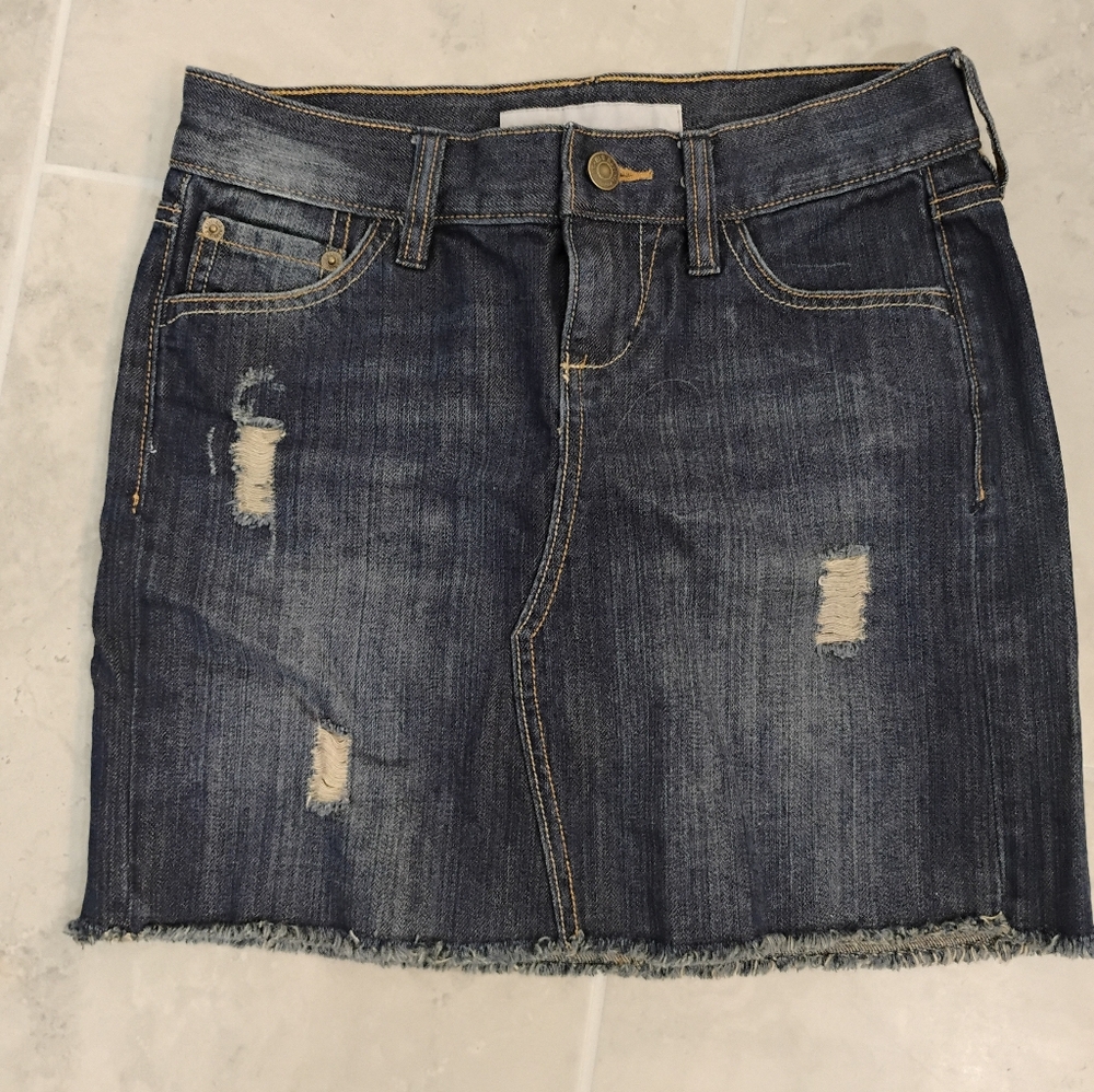 Excellent!🫶🏻Old Navy Distressed Mini Skirt Raw Frayed Hem